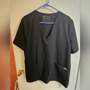 Figs Casma Scrub Top in Black XXL. Please see pictures for bleach stains.